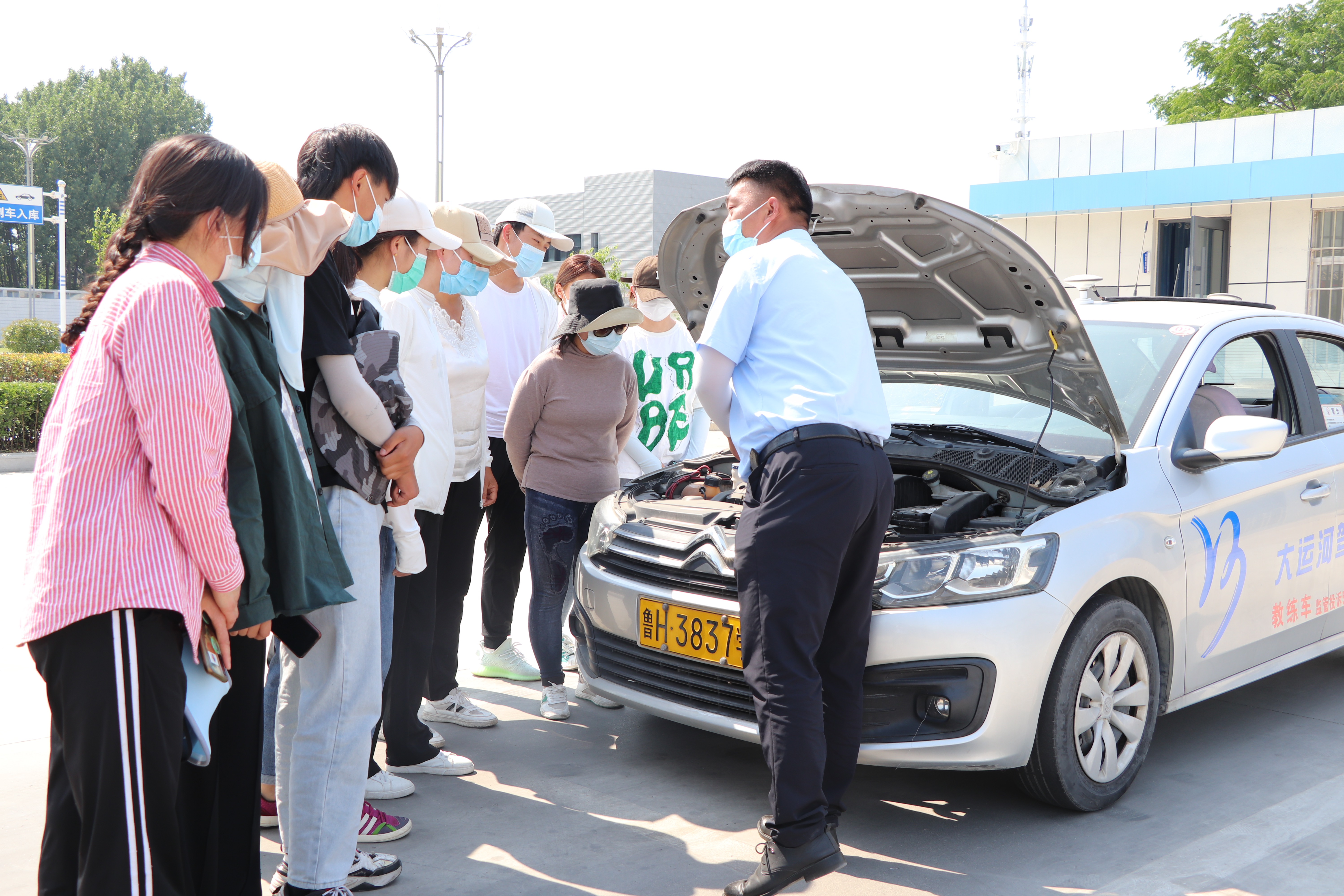 直擊高考首日，大運河駕校綠絲帶助力高考，為夢想保駕護航！(圖7)