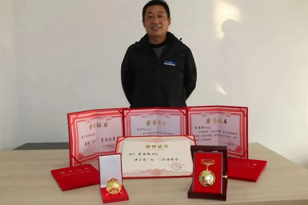 【濟寧大運河駕?！縿趧幼罟鈽s丨“五一”您學車我在崗！(圖4)