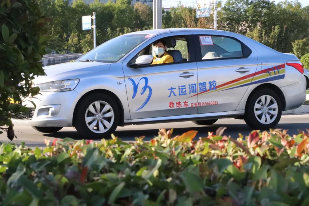【濟寧大運河駕?!坎鸥型砬?,忽而立冬丨共賞校園初冬美景~(圖8) 【濟寧大運河駕?!坎鸥型砬?,忽而立冬丨共賞校園初冬美景~(圖8)