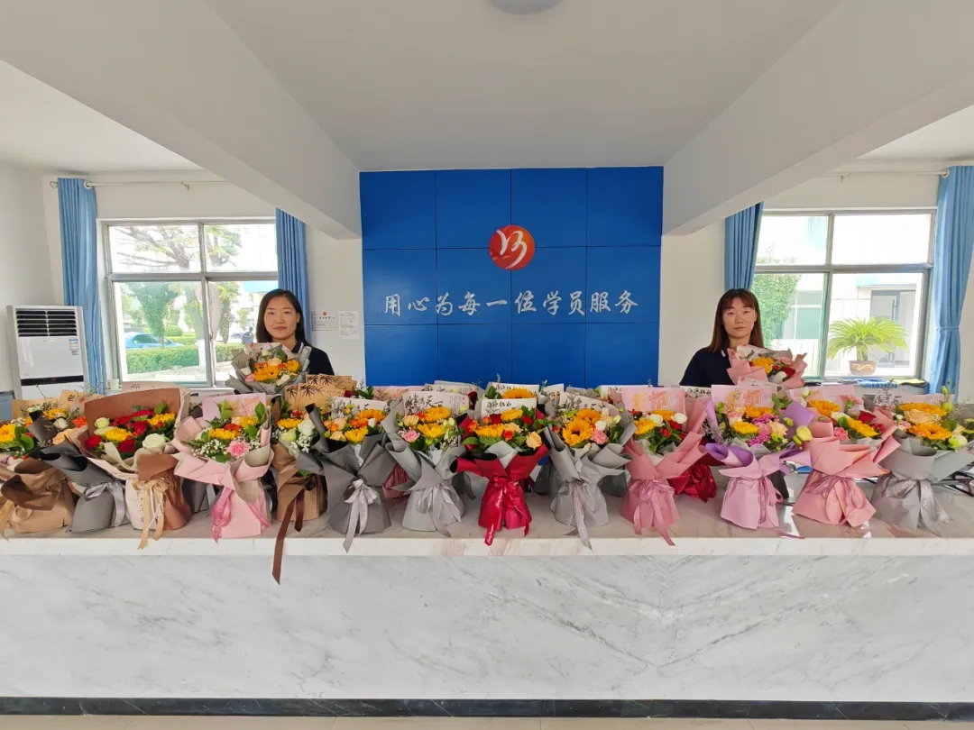 鮮花獻禮!祝所有的老師、教練們節日快樂!(圖8) 鮮花獻禮!祝所有的老師、教練們節日快樂!(圖8)