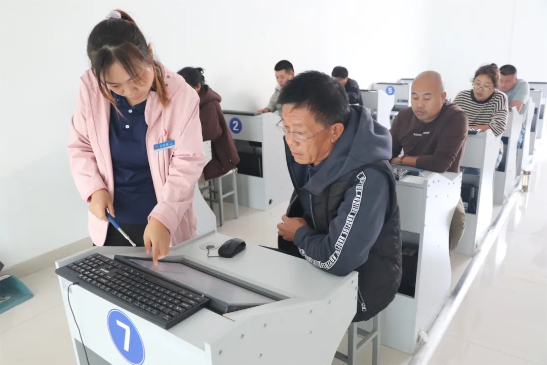 選擇“VIP易學班”，拿不到證全額退費！(圖2)
