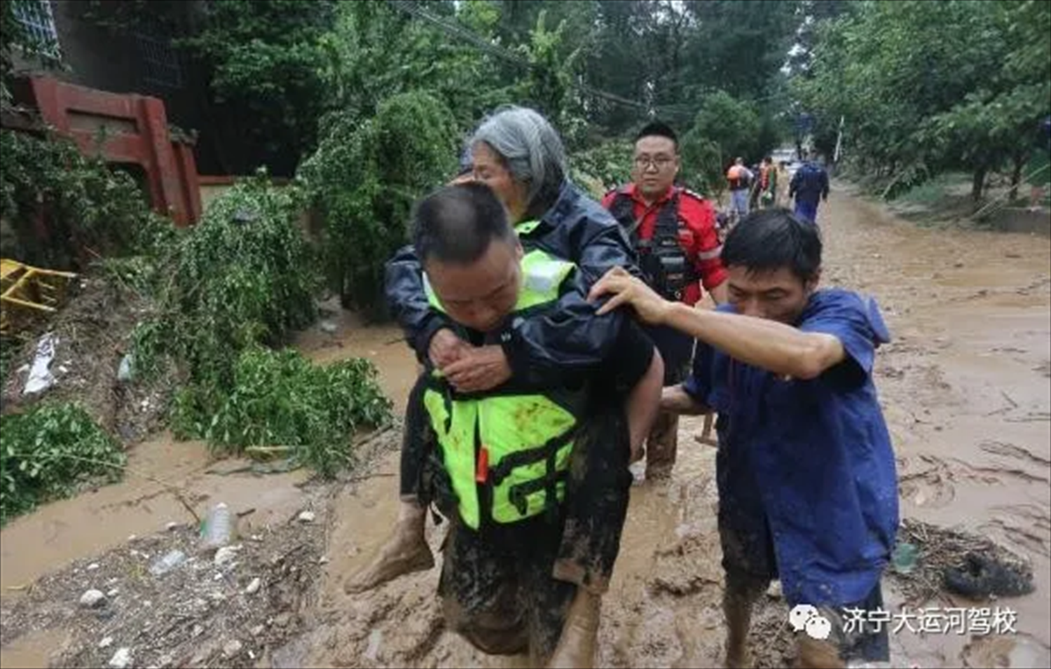 【濟寧大運河駕?！咳w員工愛心捐款，為河南加油！(圖1)